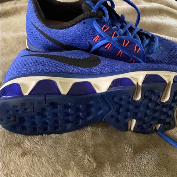 Shoes - Picture 3 of 4